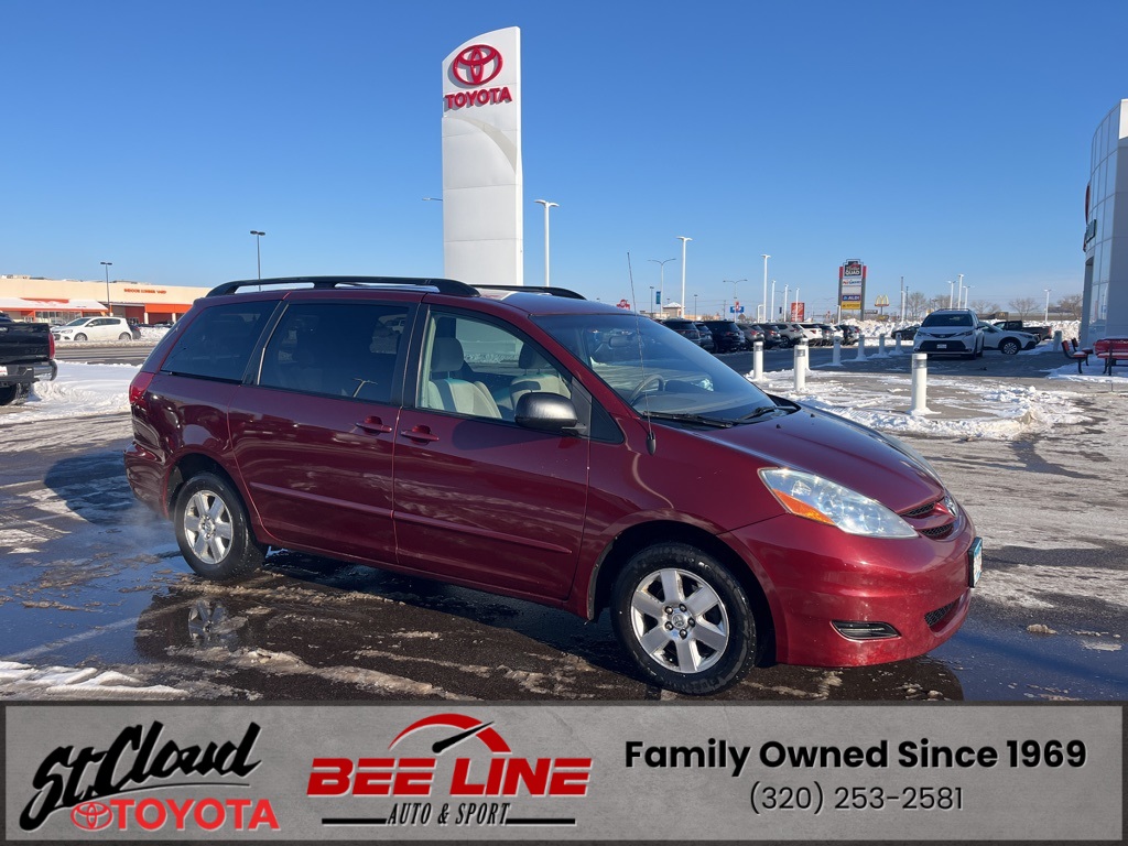 2008 Toyota Sienna LE's photo