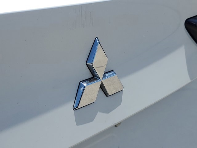 2022 Silver Mitsubishi Outlander FWD SUV