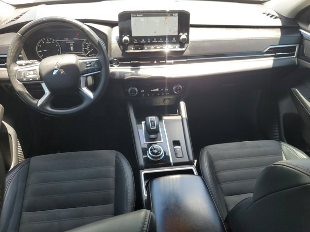 2022 Silver Mitsubishi Outlander FWD SUV