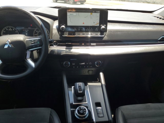 2022 Silver Mitsubishi Outlander FWD SUV