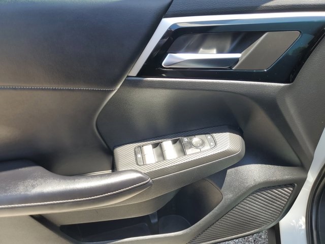 2022 Silver Mitsubishi Outlander FWD SUV