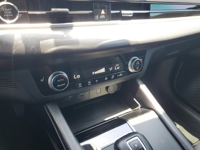 2022 Silver Mitsubishi Outlander FWD SUV