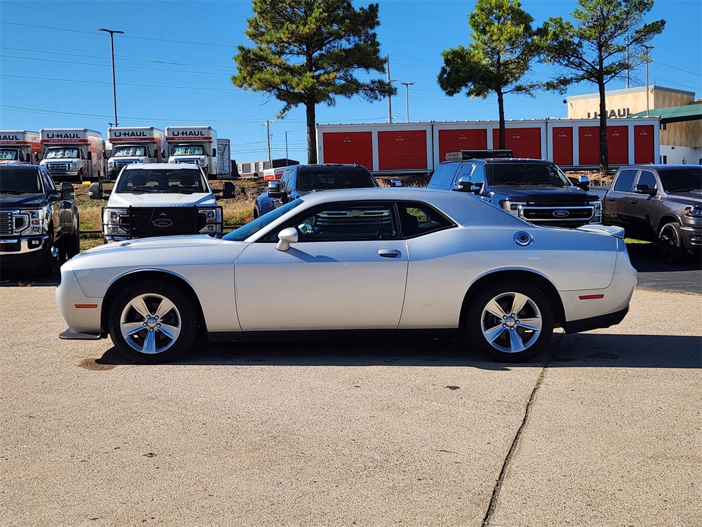 2021 Dodge Challenger SXT photo 4