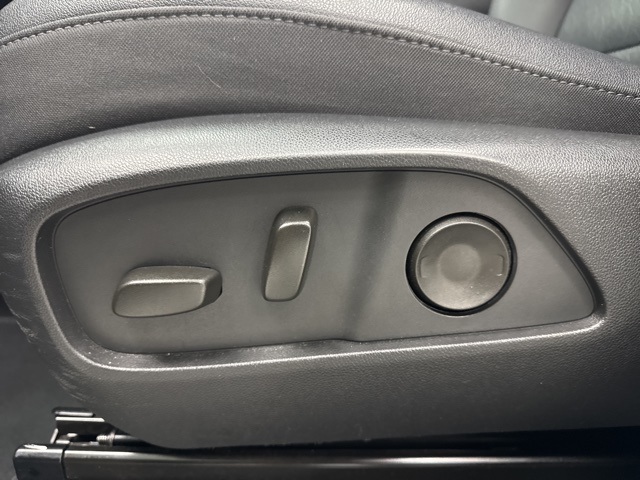 used 2025 Chevrolet Equinox car, priced at $25,988