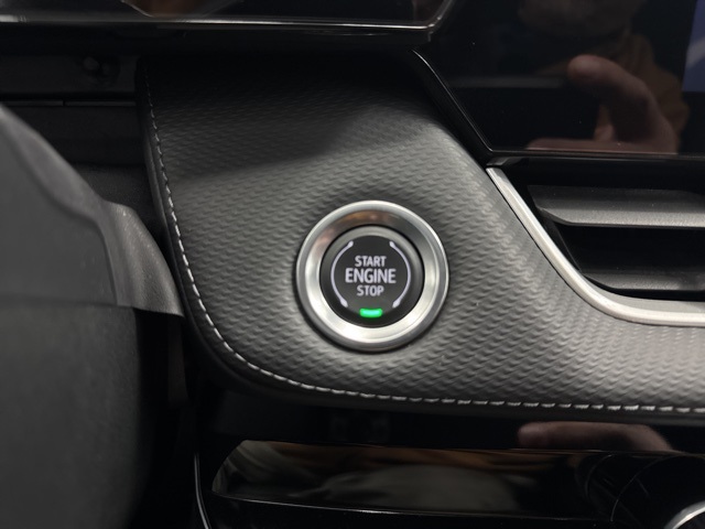 used 2025 Chevrolet Equinox car, priced at $25,988