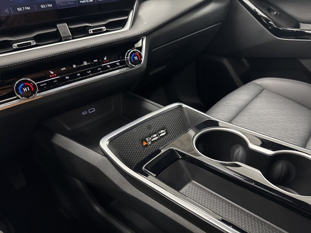 used 2025 Chevrolet Equinox car, priced at $25,988