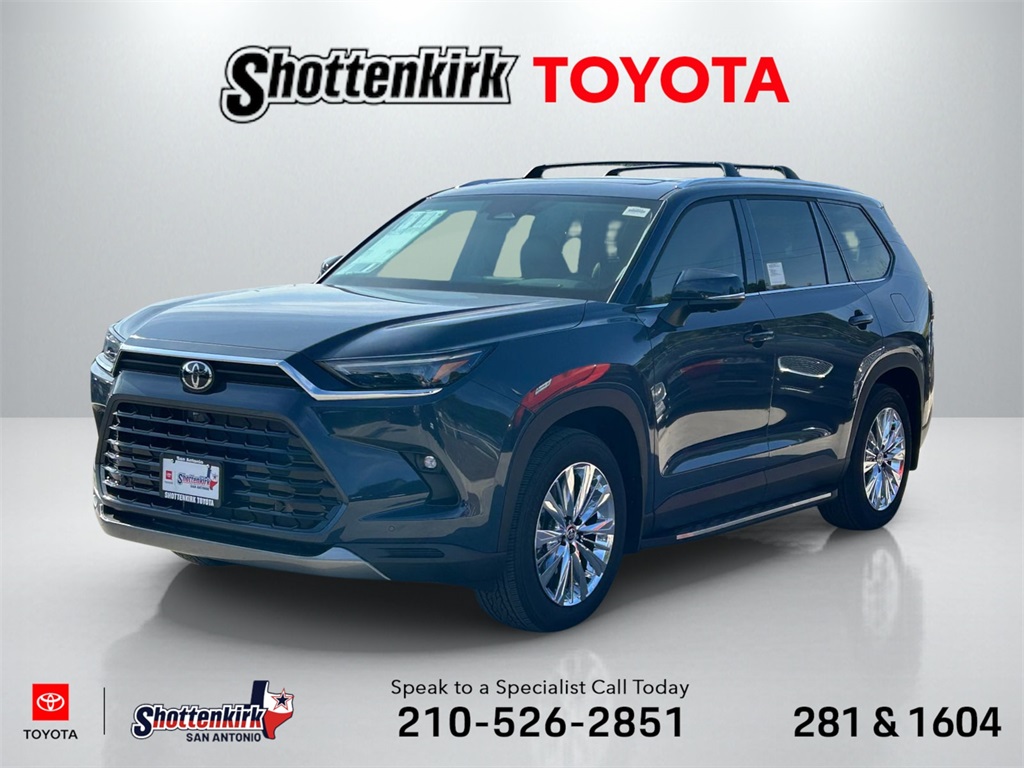 2026 Toyota Grand Highlander Platinum's photo