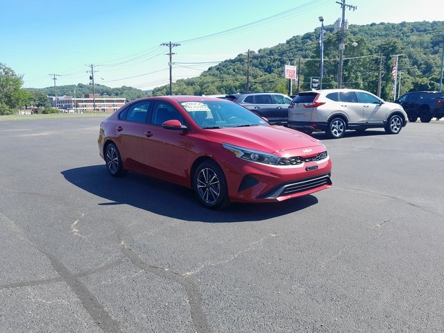 Used 2022 Kia FORTE LXS with VIN 3KPF24AD4NE495024 for sale in Glen Dale, WV