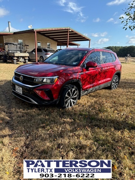 2022 Volkswagen Taos SE's photo