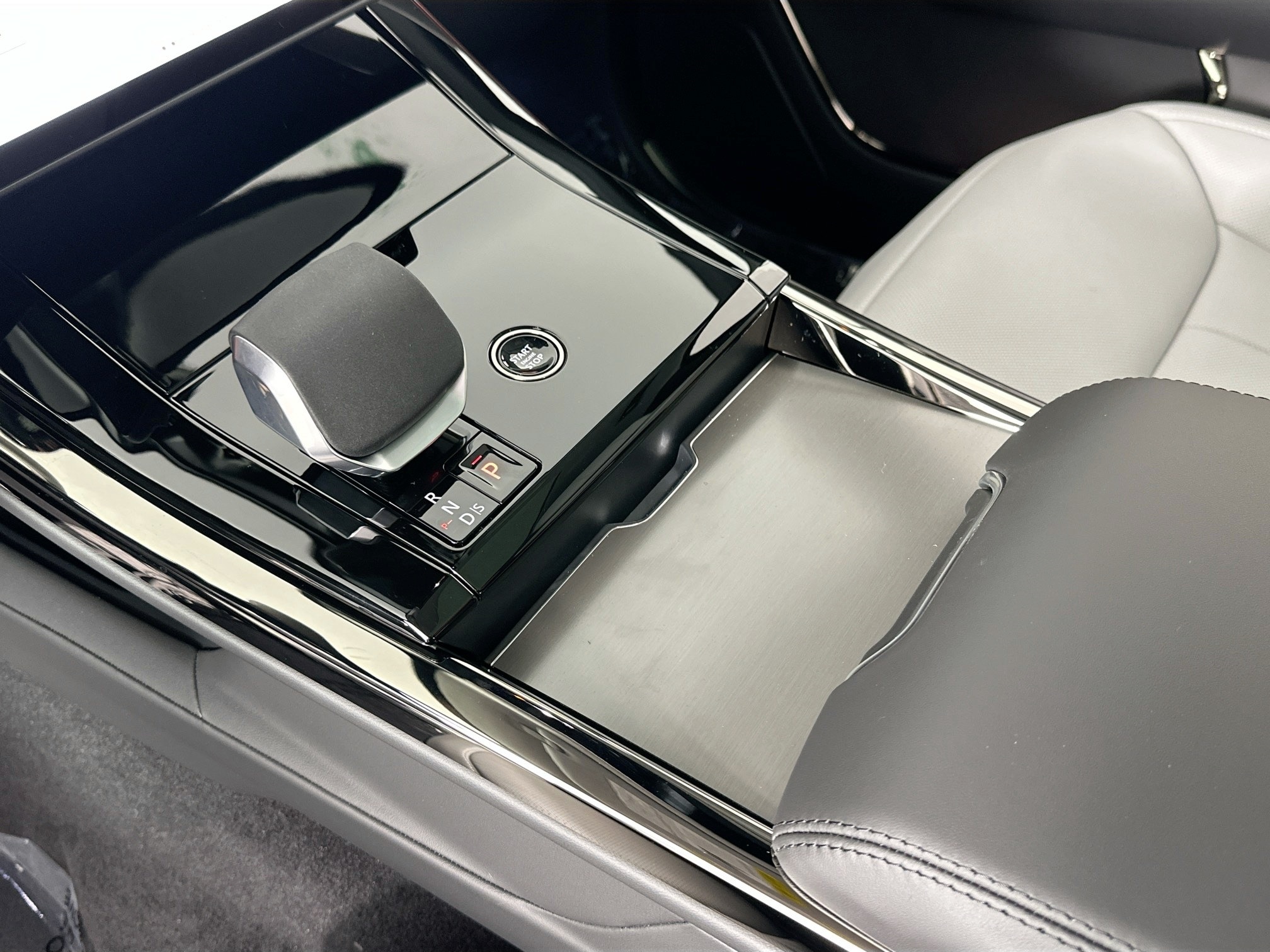 new 2026 Land Rover Range Rover Sport Plug-in Hybrid car, priced at $100,950