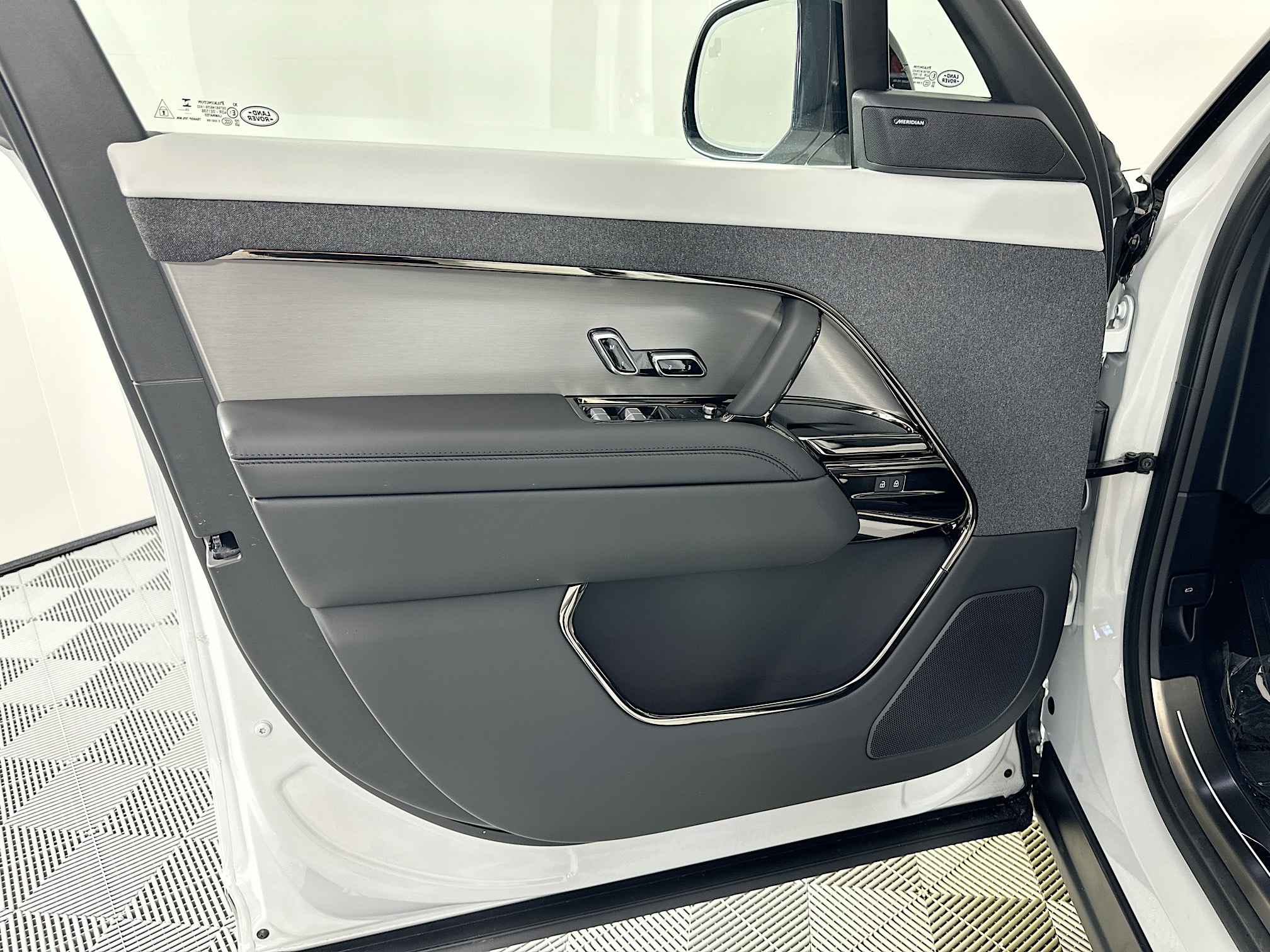 new 2026 Land Rover Range Rover Sport Plug-in Hybrid car, priced at $100,950