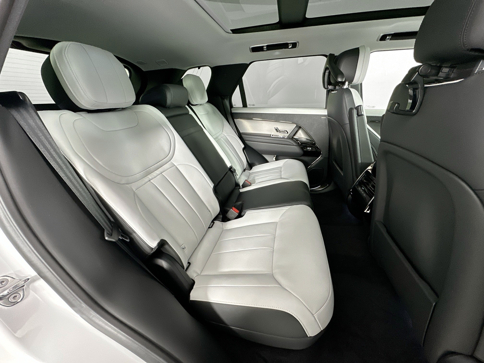 new 2026 Land Rover Range Rover Sport Plug-in Hybrid car, priced at $100,950