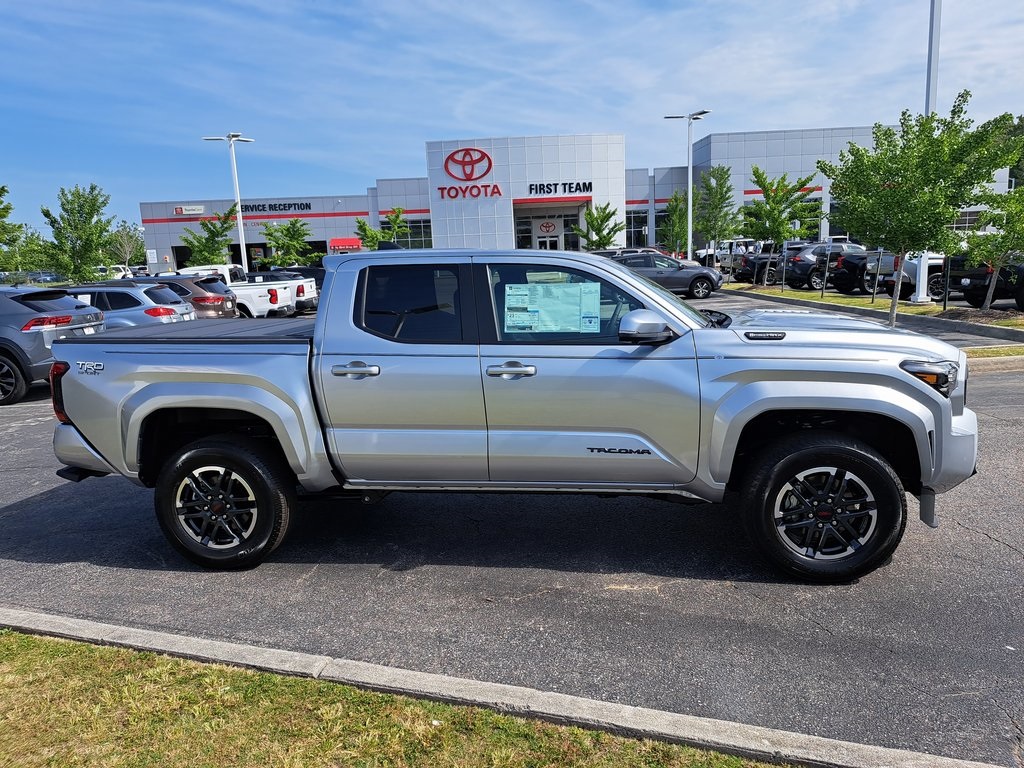 2025 Toyota Tacoma Hybrid TRD Sport 4D Crew Cab 4WD 5