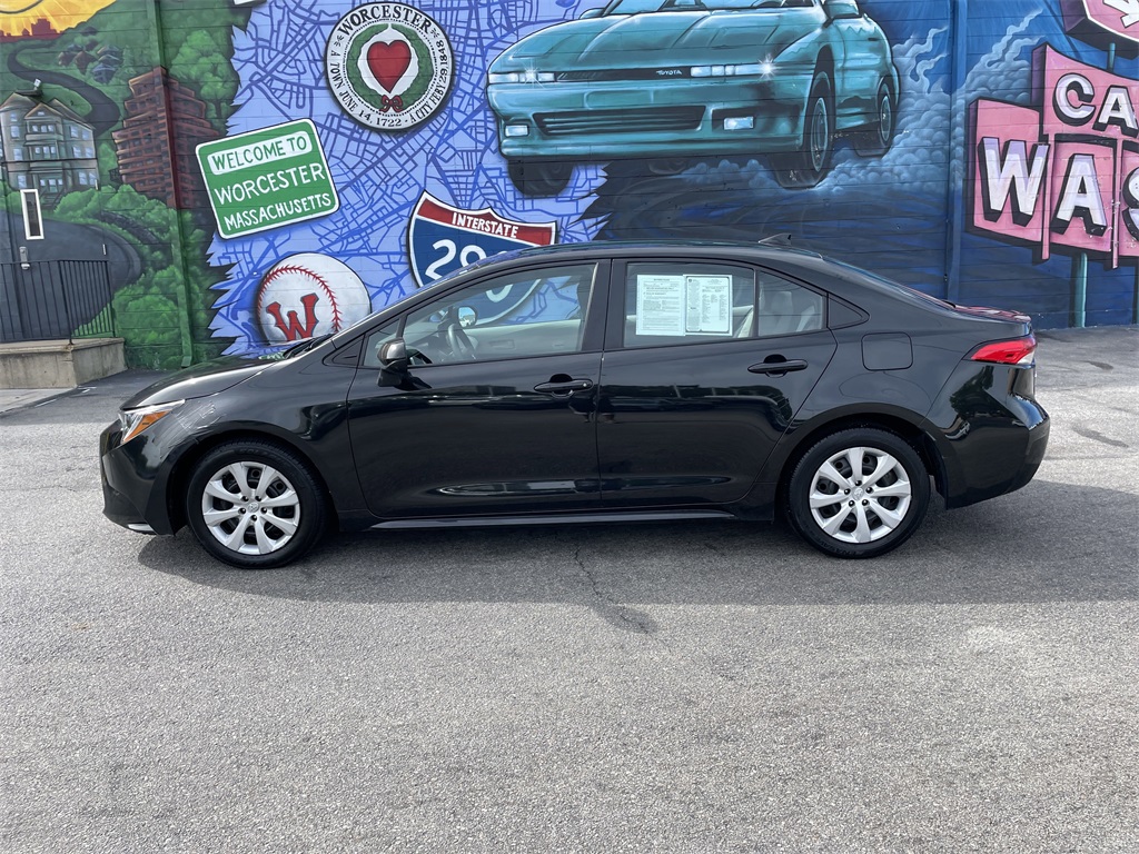 Used 2022 Toyota Corolla LE with VIN 5YFEPMAE3NP372805 for sale in Northfield, Minnesota