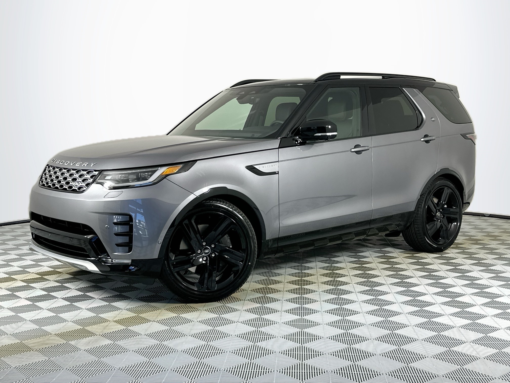 used 2026 Land Rover Discovery car, priced at $74,931