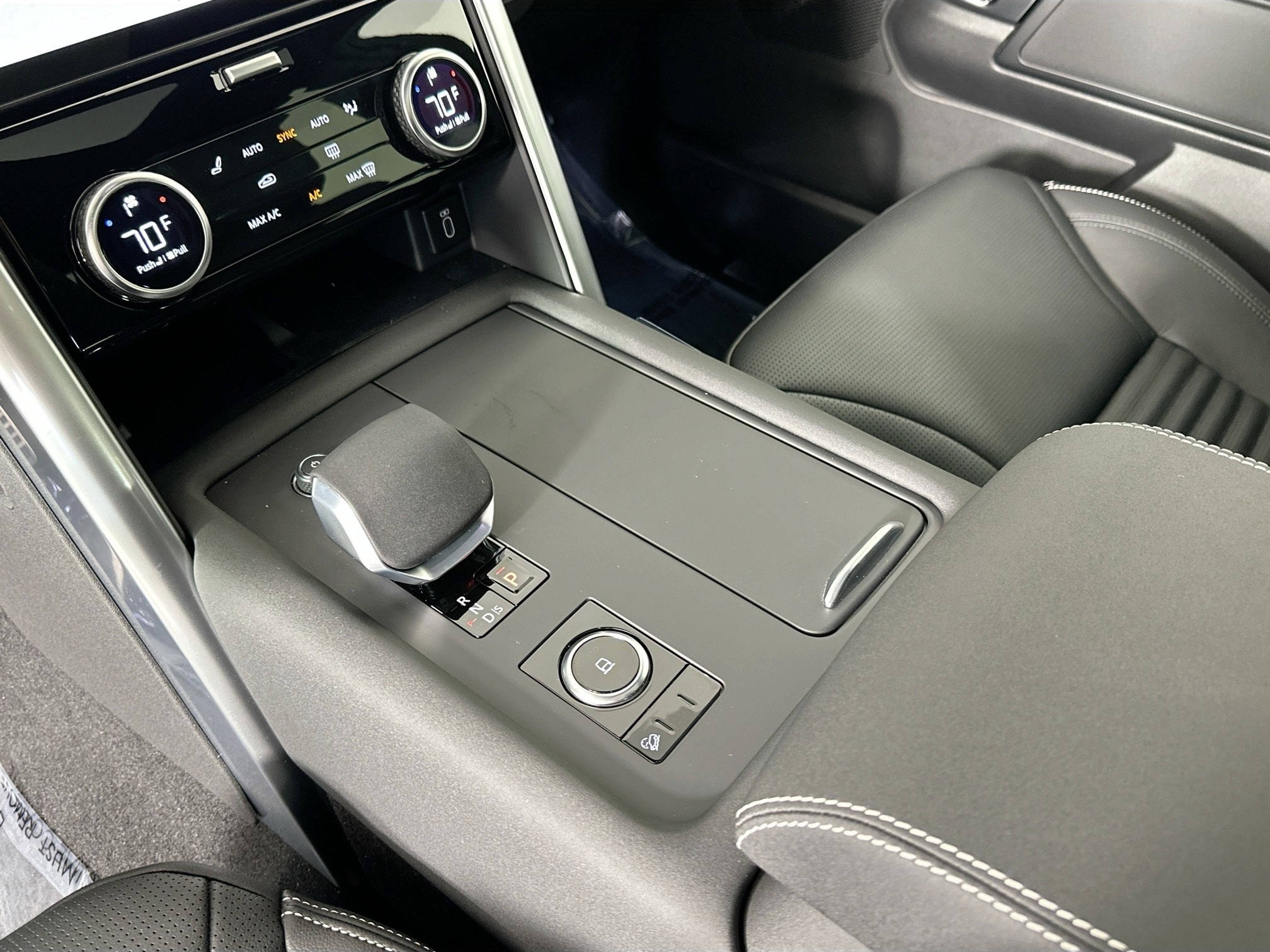 used 2026 Land Rover Discovery car, priced at $74,931