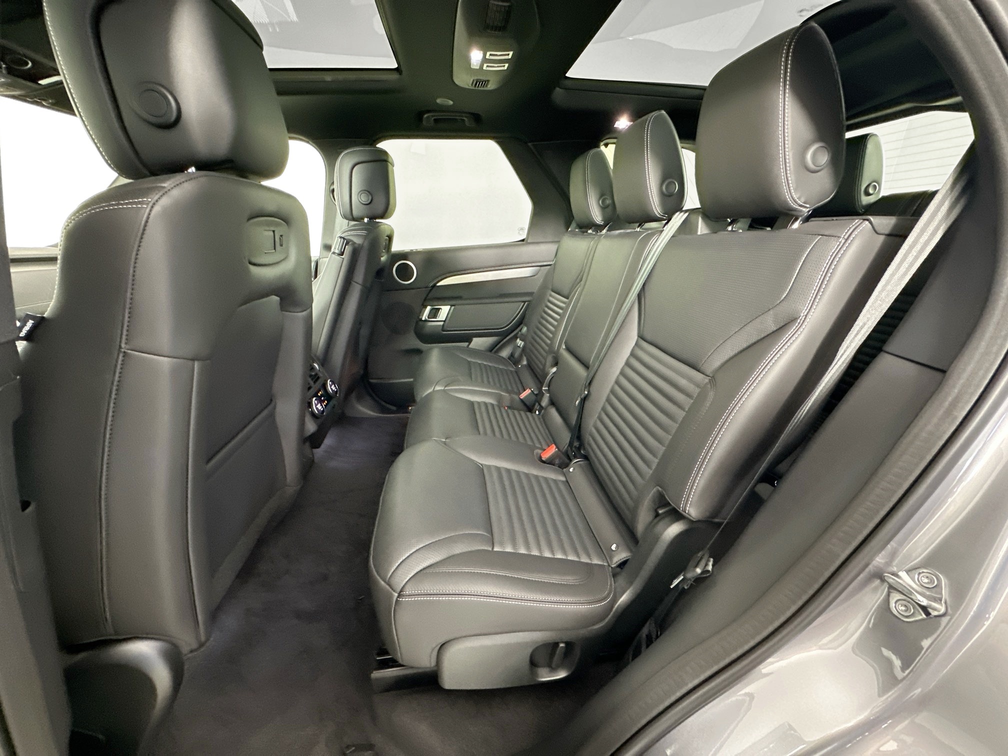 used 2026 Land Rover Discovery car, priced at $74,931