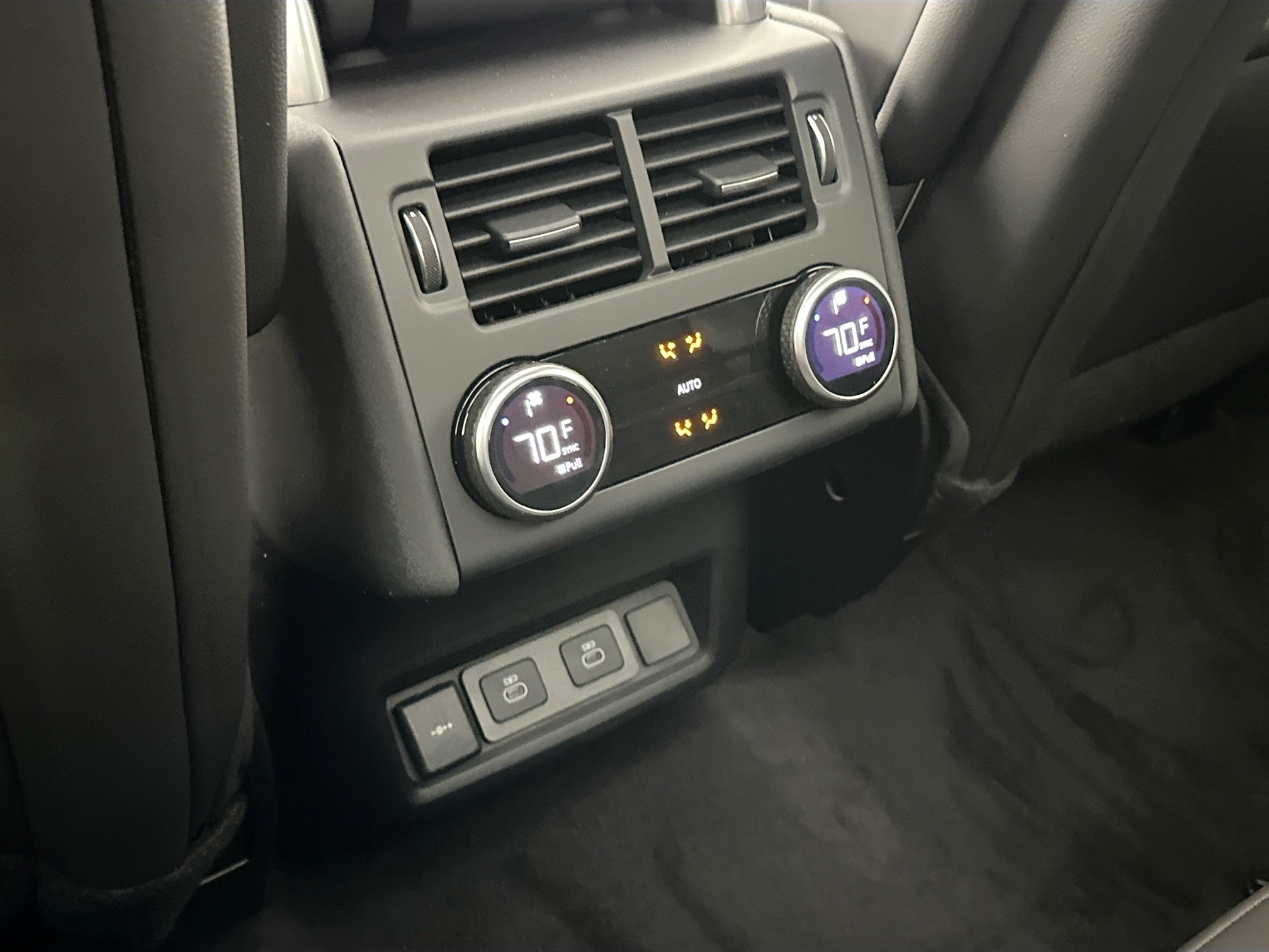 used 2026 Land Rover Discovery car, priced at $74,931