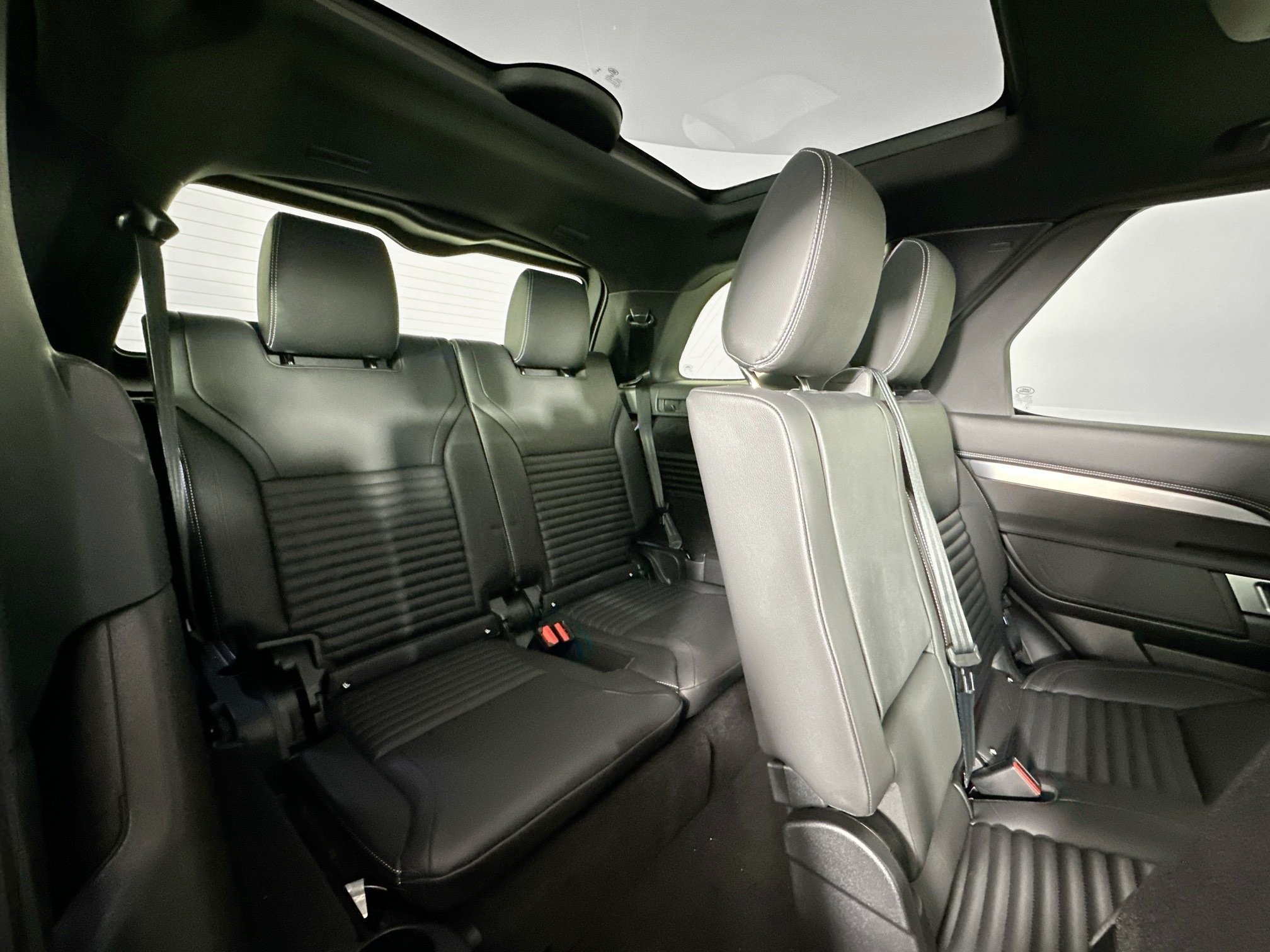 used 2026 Land Rover Discovery car, priced at $74,931