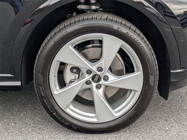 new 2025 Audi Q5 car, priced at $61,950