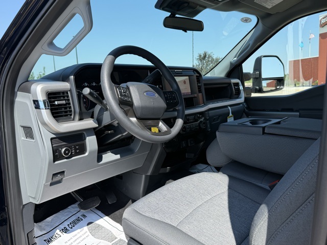 2025 Ford F-350 Super Duty XL