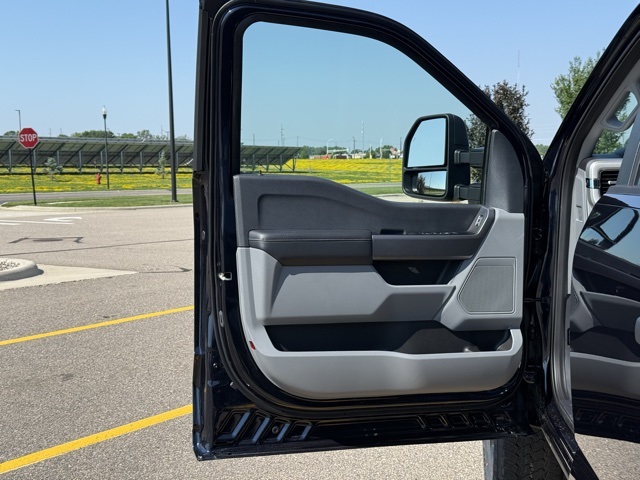 2025 Ford F-350 Super Duty XL