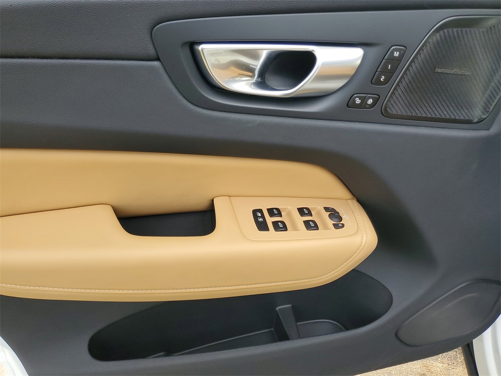 used 2024 Volvo XC60 car, priced at $43,995