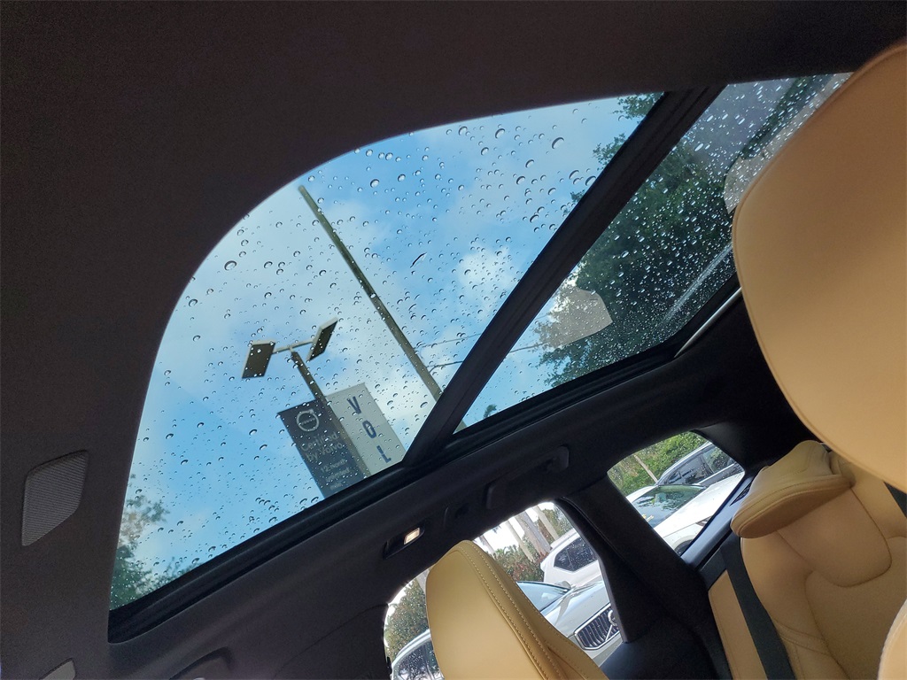 used 2024 Volvo XC60 car, priced at $43,995