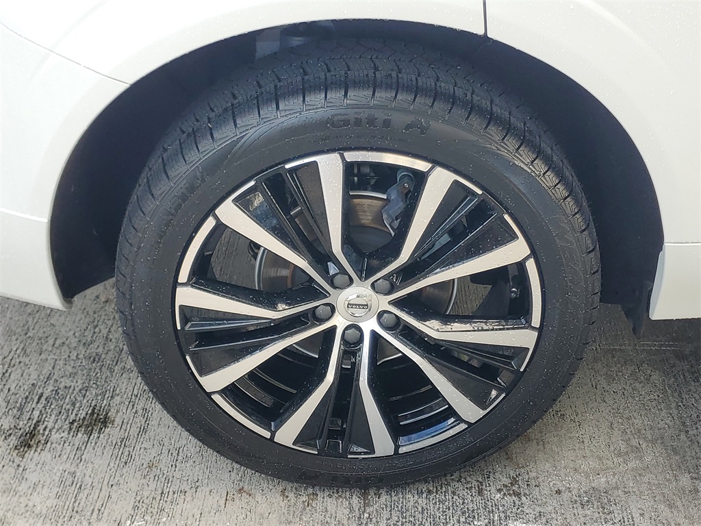 used 2024 Volvo XC60 car, priced at $43,995