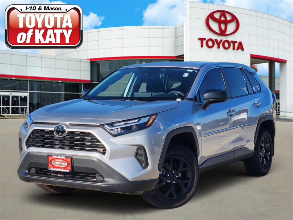 2024 Toyota RAV4 LE's photo