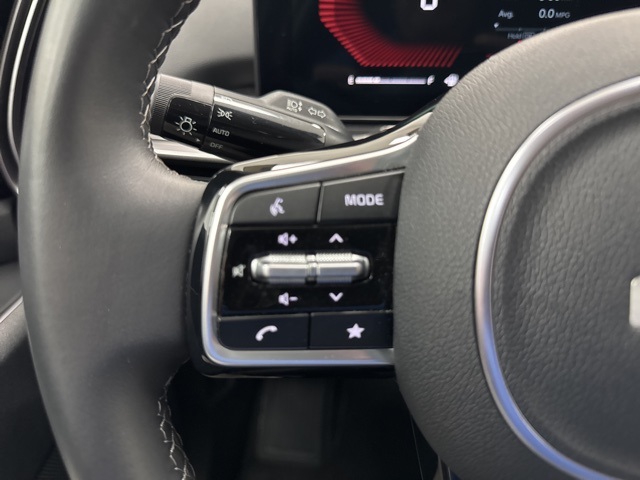 used 2025 Kia Sorento car, priced at $29,998