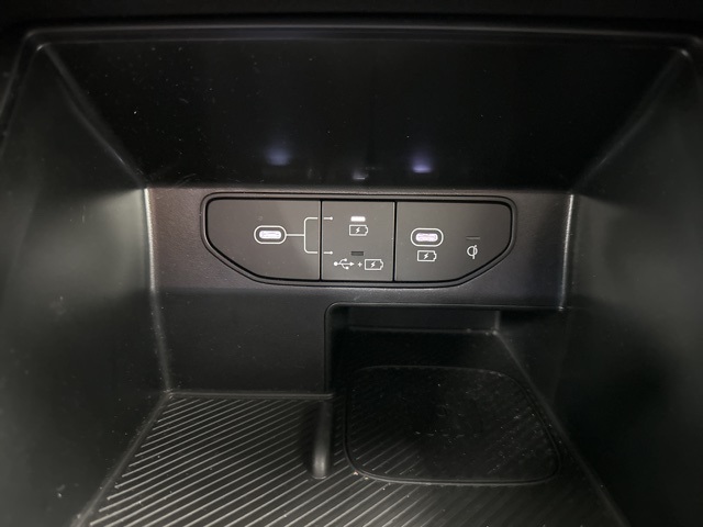 used 2025 Kia Sorento car, priced at $29,998