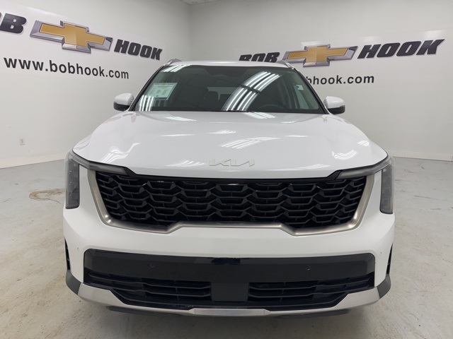 used 2025 Kia Sorento car, priced at $29,998