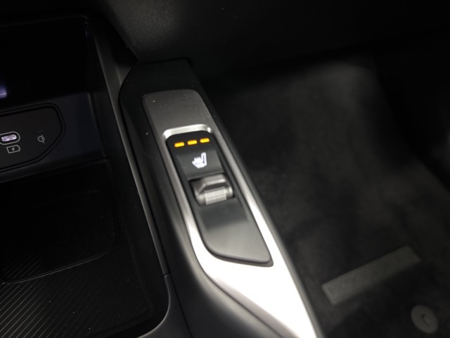 used 2025 Kia Sorento car, priced at $29,998