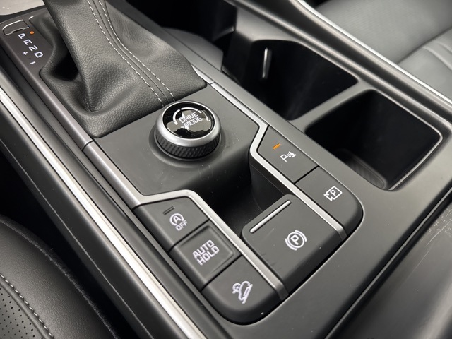 used 2025 Kia Sorento car, priced at $29,998