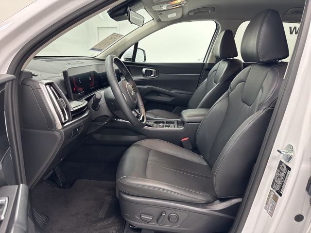 used 2025 Kia Sorento car, priced at $29,998