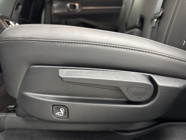 used 2025 Kia Sorento car, priced at $29,998