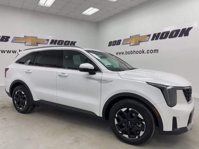 used 2025 Kia Sorento car, priced at $29,998
