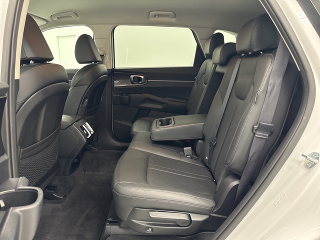used 2025 Kia Sorento car, priced at $29,998