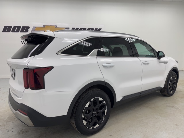 used 2025 Kia Sorento car, priced at $29,998