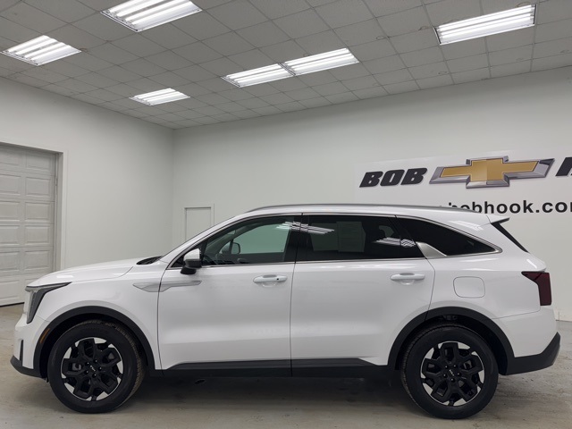 used 2025 Kia Sorento car, priced at $29,998