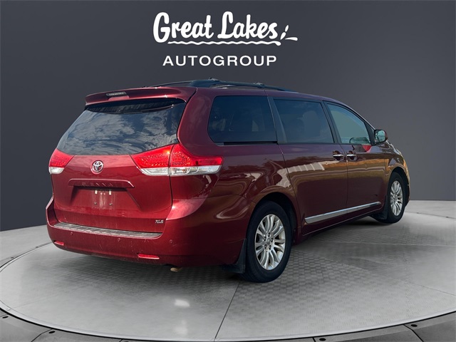 2014 Toyota Sienna XLE photo 5