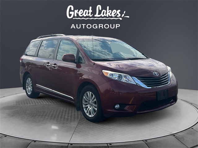 2014 Toyota Sienna XLE photo 7