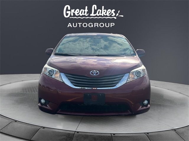 2014 Toyota Sienna XLE photo 8
