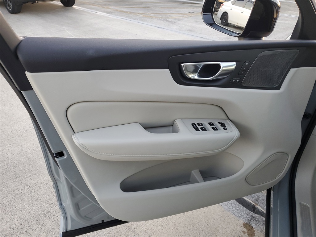 new 2026 Volvo XC60 car, priced at $63,910