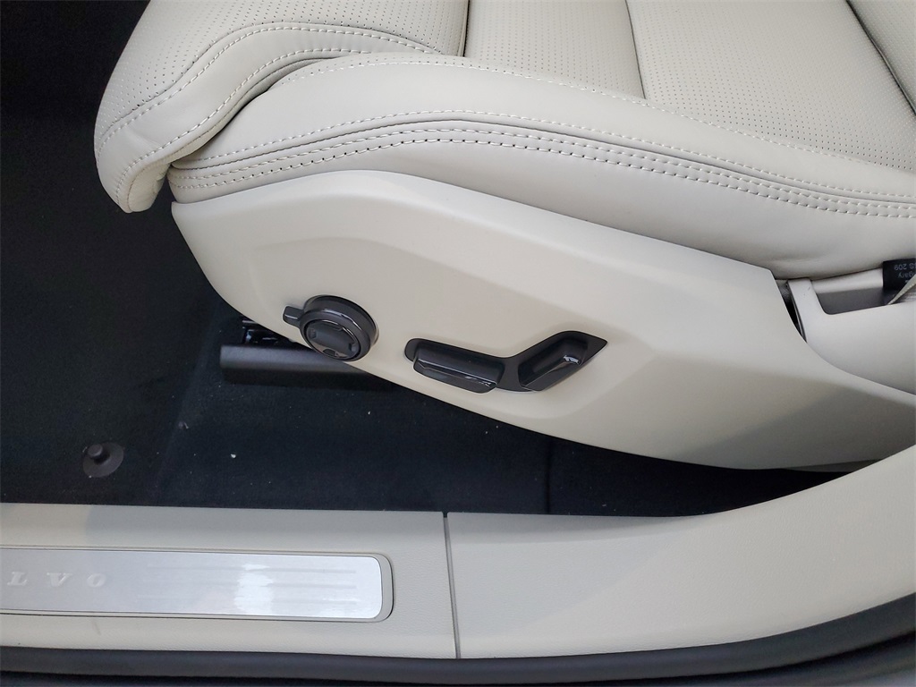 new 2026 Volvo XC60 car, priced at $63,910