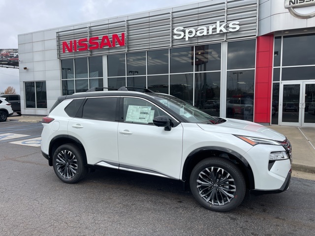 2026 Nissan Rogue Platinum's photo