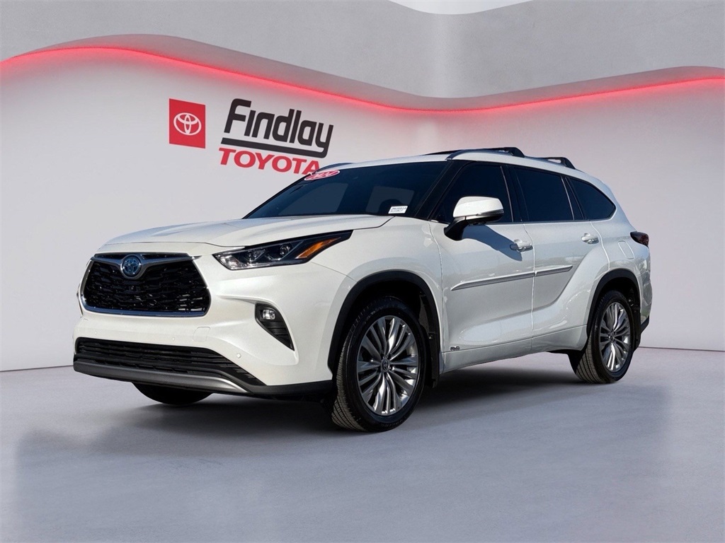 2024 Toyota Highlander Platinum's photo