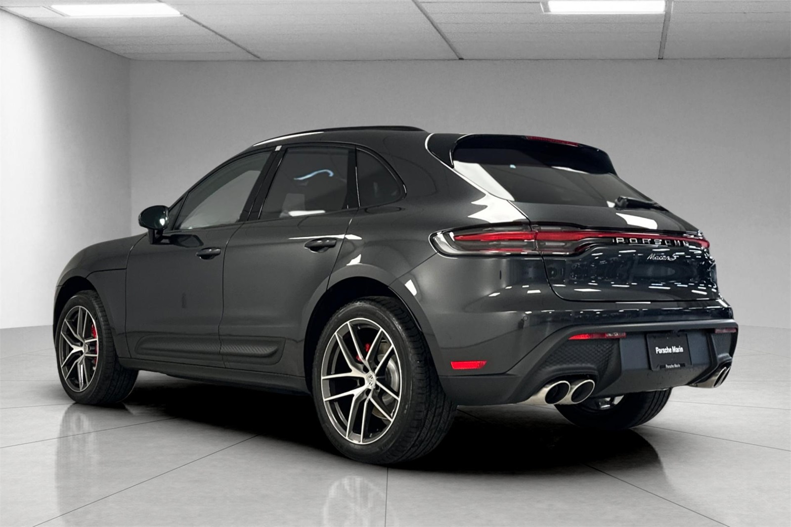 2025 Porsche Macan S photo 3