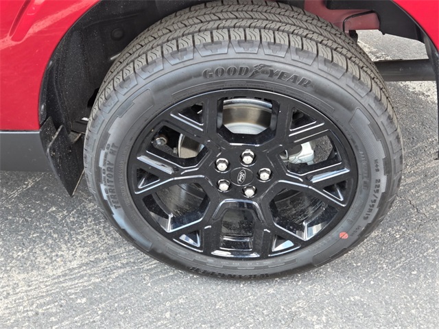 New 2025 Ford Maverick XLT 4D Crew Cab